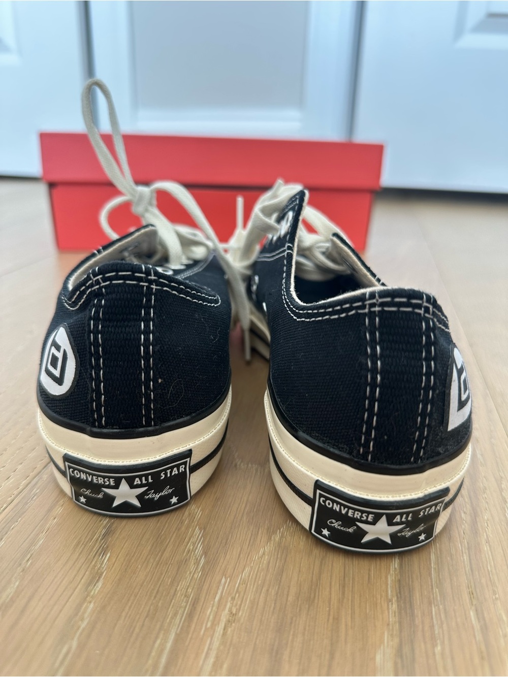 Converse Chuck 70 Ox Black White Sneakers Shoes Low Top Lace Up Womens Size 6.5 - Picture 6 of 9